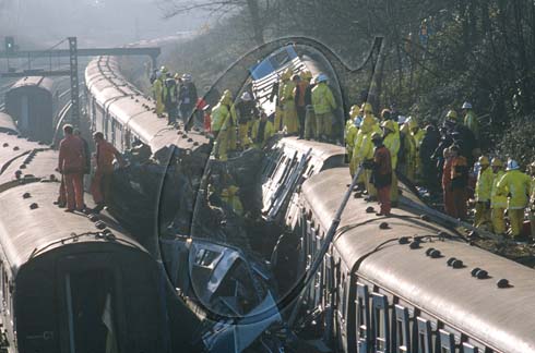 clapham crash rail 1988 c082 junction wreckage